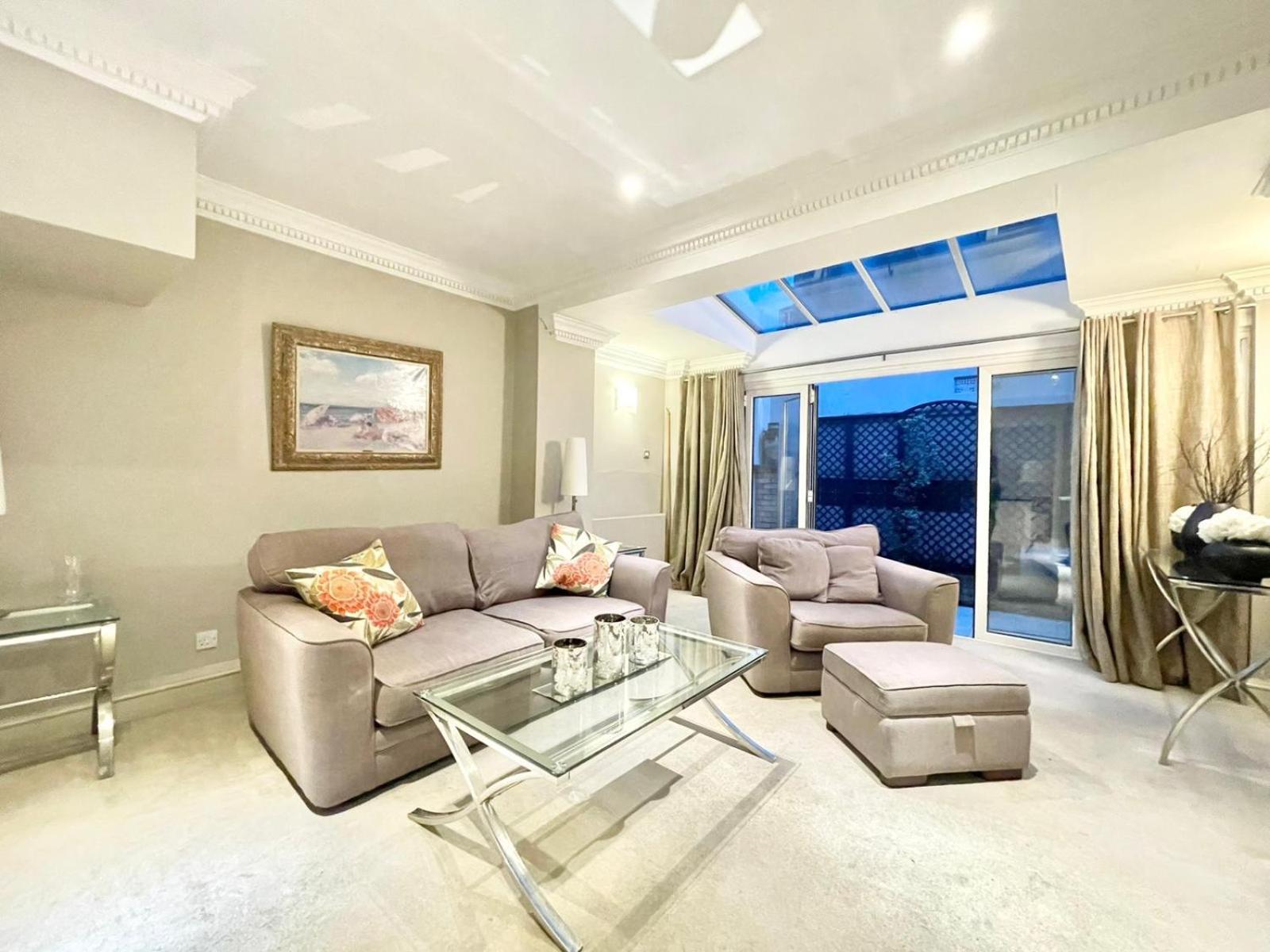 Apartament Mayfair 2 Bedroom With Large Private Terrace Londra
